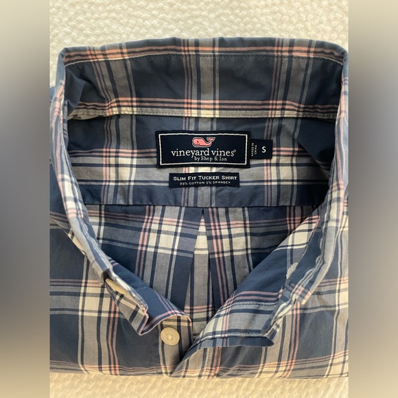 Vineyard Vines Slim Fit Button Down - Excellent Condition - Picture 2 of 2